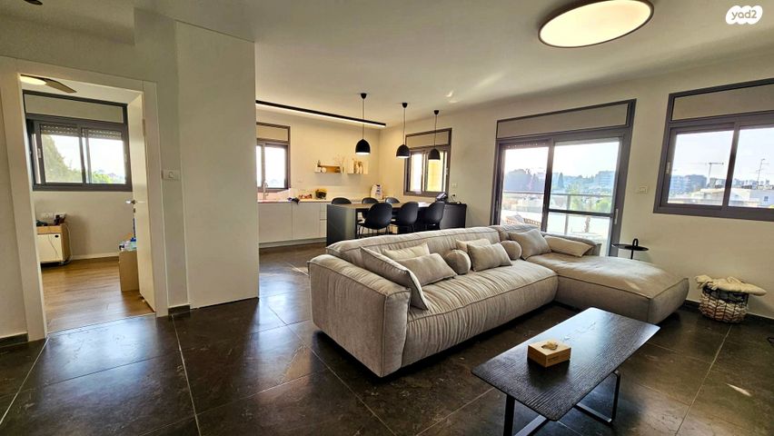 דירה, אלון, רמת השרון