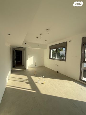 דירה, הרצליה