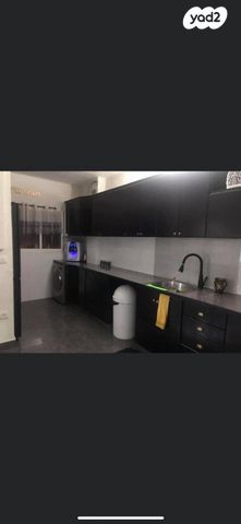 דירה, רמב"ם, רמב"ם, ראשון לציון