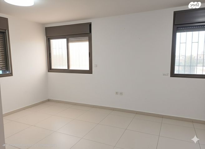 דירה, הכינור, גבעת זאב