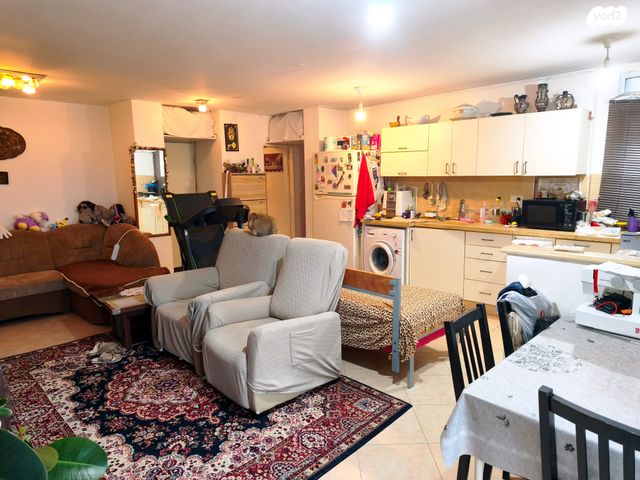 דירה, אבשלום חביב, ארמון הנציב, תלפיות מזרח, ירושלים