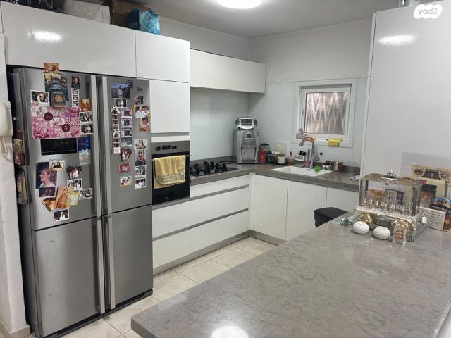 דירה, רמב"ם, ראשון לציון