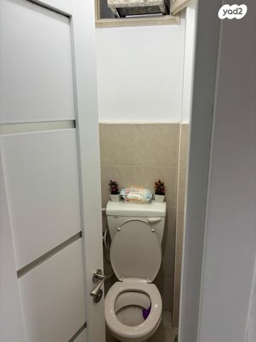 דירה, רמב"ם, ראשון לציון