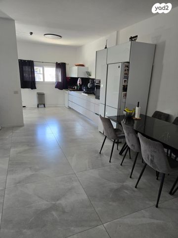 בית פרטי/ קוטג', וייצמן 27, קרית עקרון