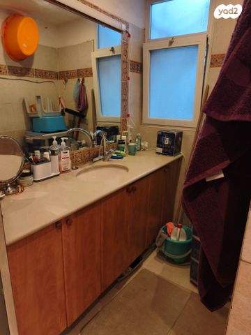 דירה, אבשלום חביב, ארמון הנציב, תלפיות מזרח, ירושלים