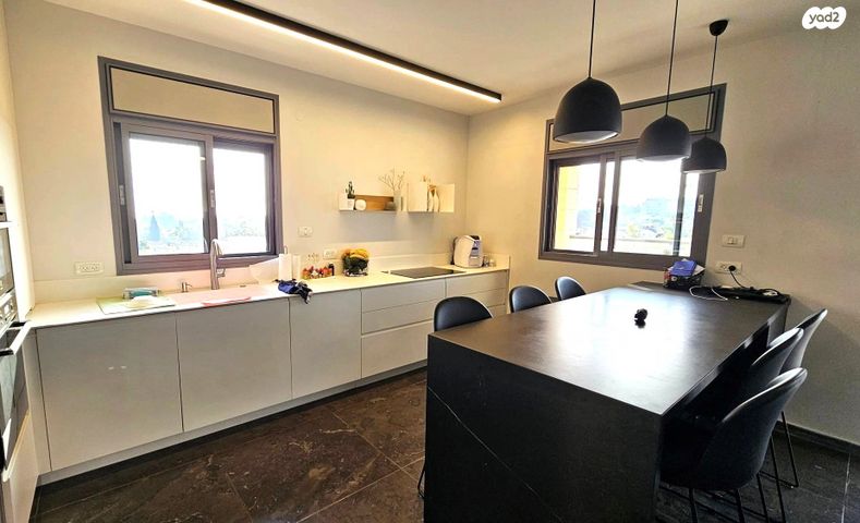 דירה, אלון, רמת השרון