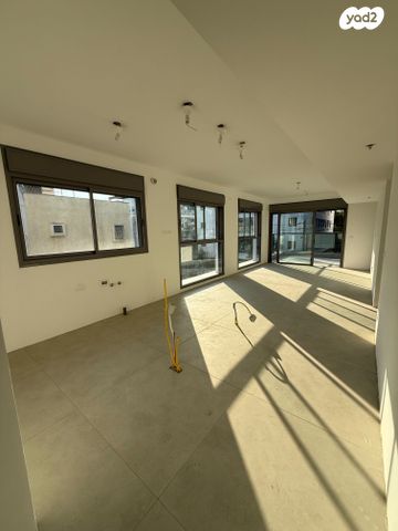 דירה, הרצליה