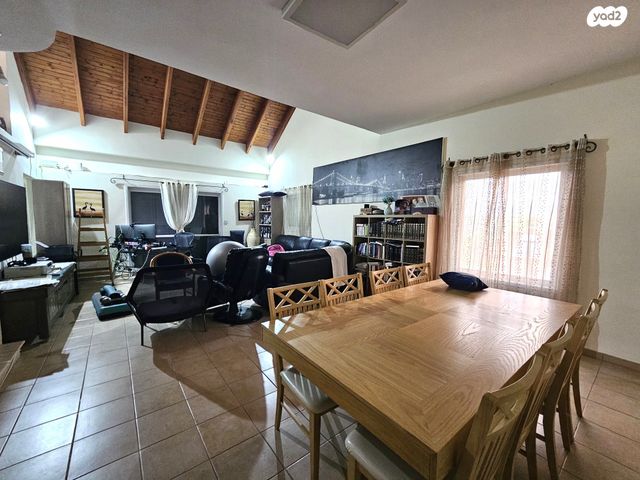 בית פרטי/ קוטג', שערי תקווה, שערי תקווה