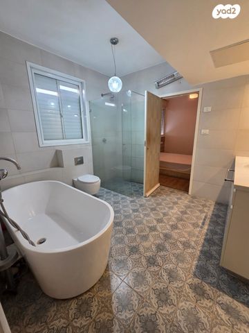 גג/ פנטהאוז, רעננה