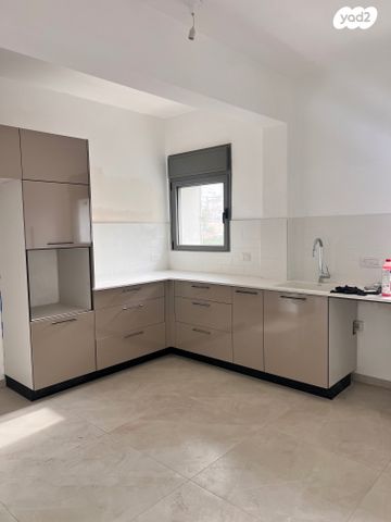 שדרות העם הצרפתי 23