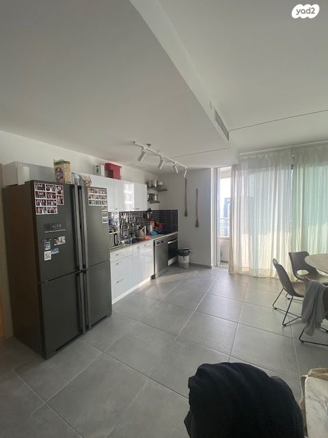 דירה, גרציאני יצחק, גני שרונה, קרית הממשלה, תל אביב יפו