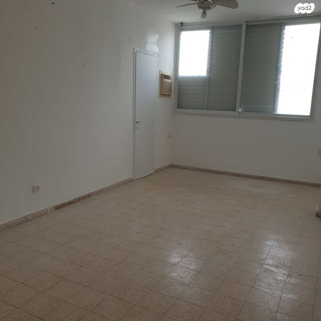 דירה, אבשלום, אברמוביץ', ראשון לציון