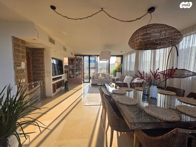 גג/ פנטהאוז, עג'מי, גבעת העליה, תל אביב יפו