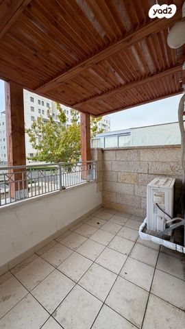 דירה, עמנואל זיסמן, ירושלים