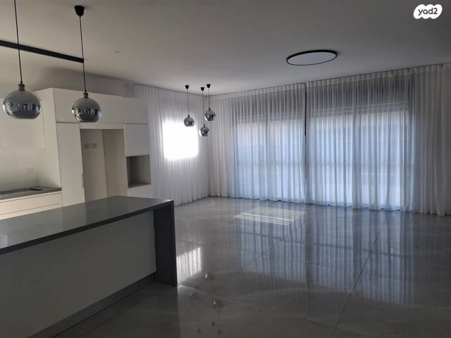 גג/ פנטהאוז, הרב ריינס, נאות הרצל, נתניה