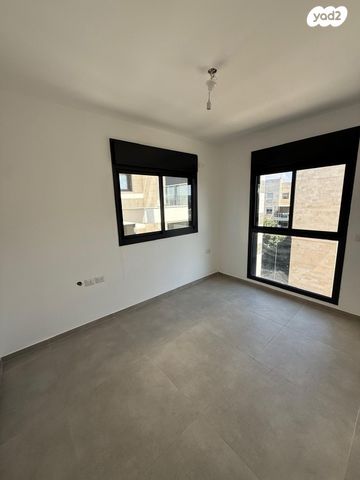 דירה, הגדוד העברי, רעננה