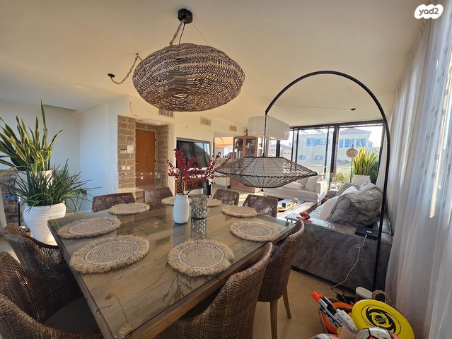 גג/ פנטהאוז, עג'מי, גבעת העליה, תל אביב יפו