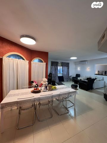 בית פרטי/ קוטג', ריחן