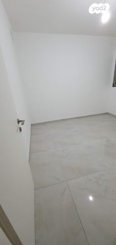 דירה, יונתן נתניהו, ברנע, אשקלון