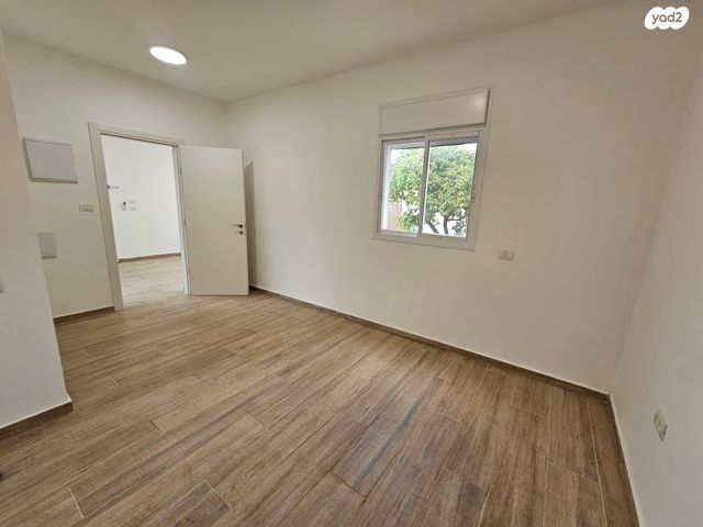 בית פרטי/ קוטג', כיכר ברוש, קרית אלון, פתח תקווה