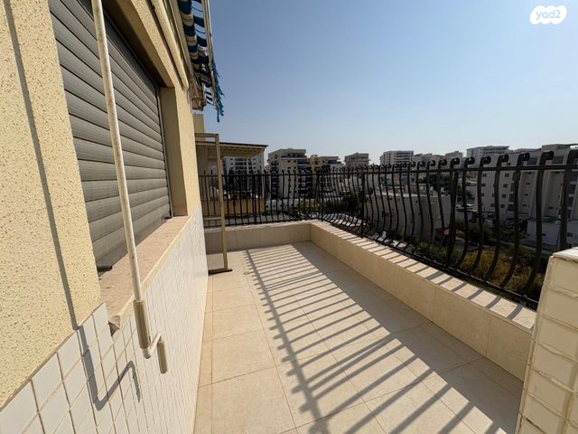 גג/ פנטהאוז, מורדי הגטאות 22, מרכז העיר, קרית אתא