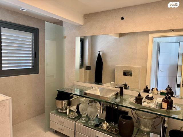 דירה, הדר, הוד השרון