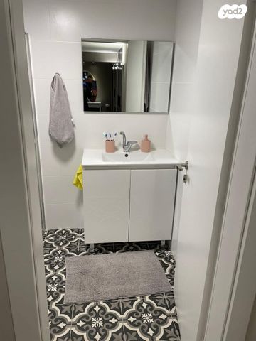 סטודיו/ לופט, בנות חיל, ראשון לציון