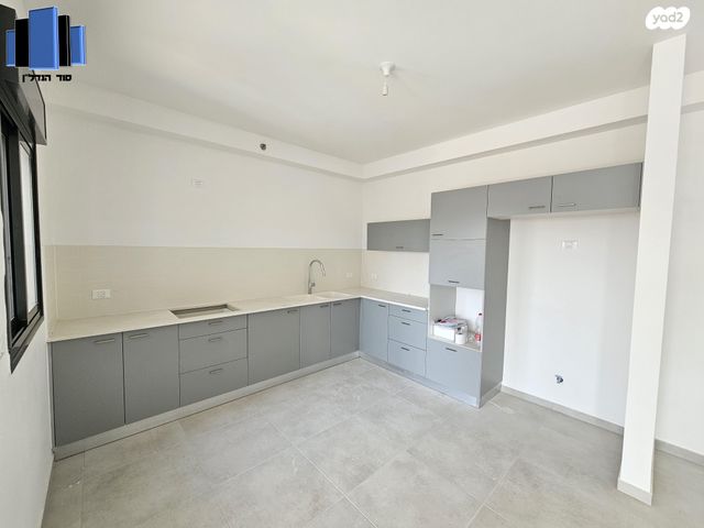 דירה, אריק אינשטיין 1, נאות אפק, אפקה, קרית ביאליק