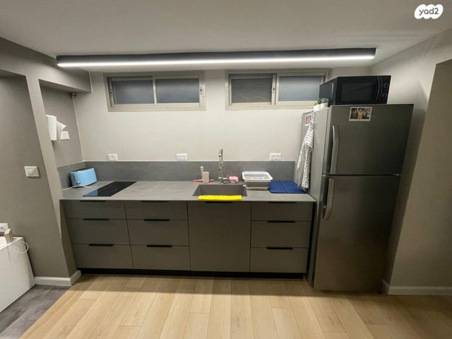 סטודיו/ לופט, בנות חיל, ראשון לציון