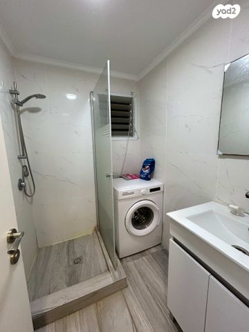 יחידת דיור, יוסף שטרן, חיפה