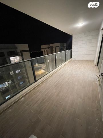 דירה, יהושוע אזולאי, נווה שרון / שער העיר, נתיבות