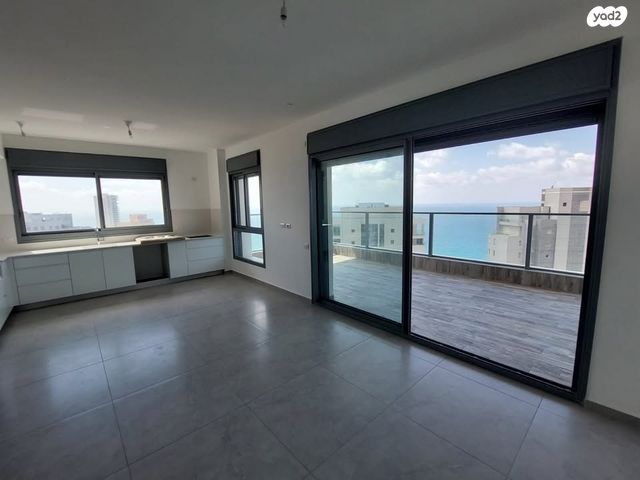 דירה, אמנון ליפקין שחק 1, נוף הטיילת, נתניה