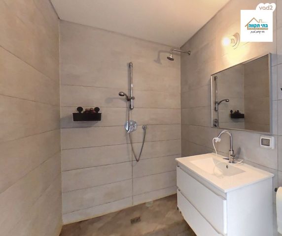 דירה, יצחק נבון, נאות אריאל שרון, קרית אונו