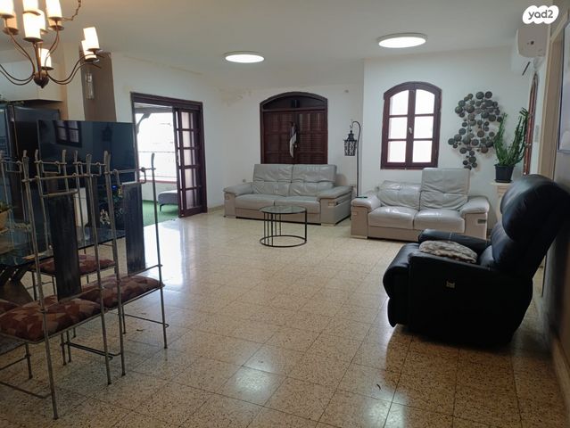 גג/ פנטהאוז, חיל הצנחנים, נווה חוף, ראשון לציון