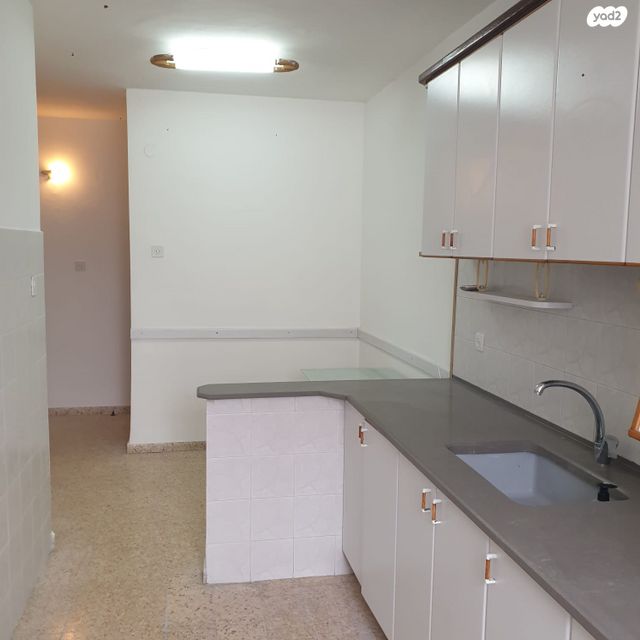 דירה, אבשלום, אברמוביץ', ראשון לציון