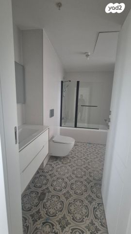 דירה, אמנון ליפקין שחק, נוף הטיילת, נתניה