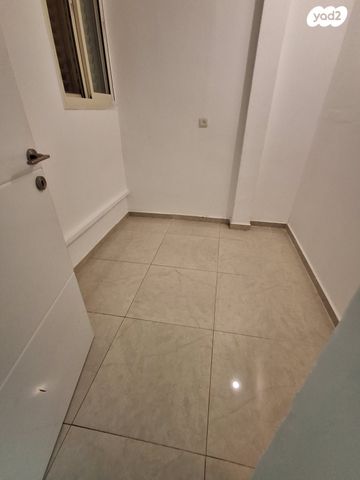 דירה, אסף שמחוני, גבעה א', שביט, קרית אתא