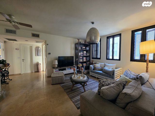 גג/ פנטהאוז, עג'מי, גבעת העליה, תל אביב יפו