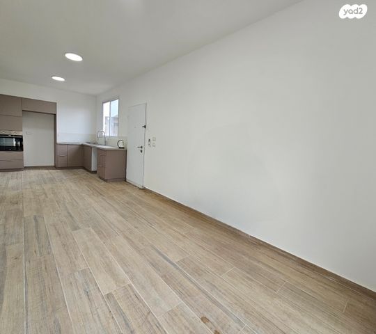 יחידת דיור, כיכר ברוש, קרית אלון, פתח תקווה