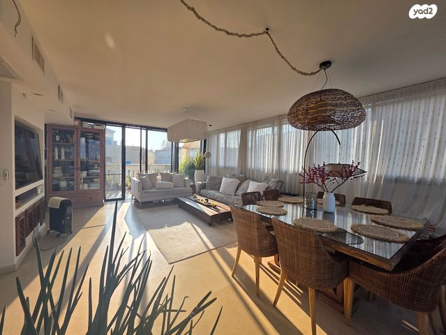 גג/ פנטהאוז, עג'מי, גבעת העליה, תל אביב יפו