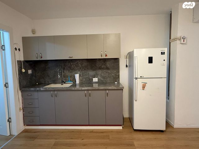 יחידת דיור, המנחם, הדר, הוד השרון