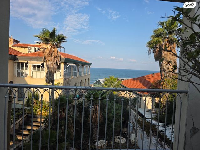 גג/ פנטהאוז, עג'מי, גבעת העליה, תל אביב יפו