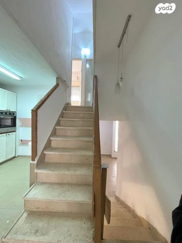 דירה, הראשונים 60, קרית חיים מזרחית, חיפה