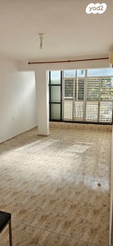 דירה, כיכר וייצמן 5, מרכז, קרית עבודה, חולון