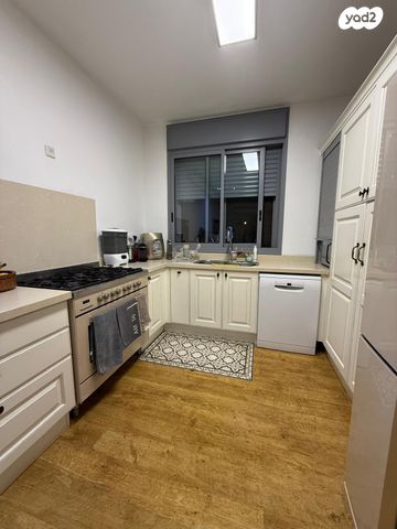 דירה, נווה גן, רמת השרון