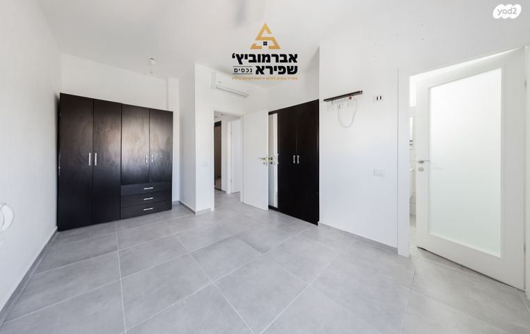 גג/ פנטהאוז, גפן 13, החורש, חריש