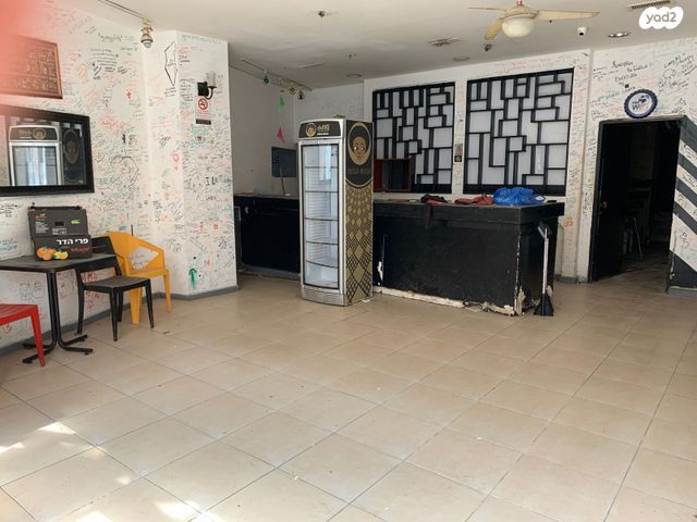 חנויות/ שטח מסחרי