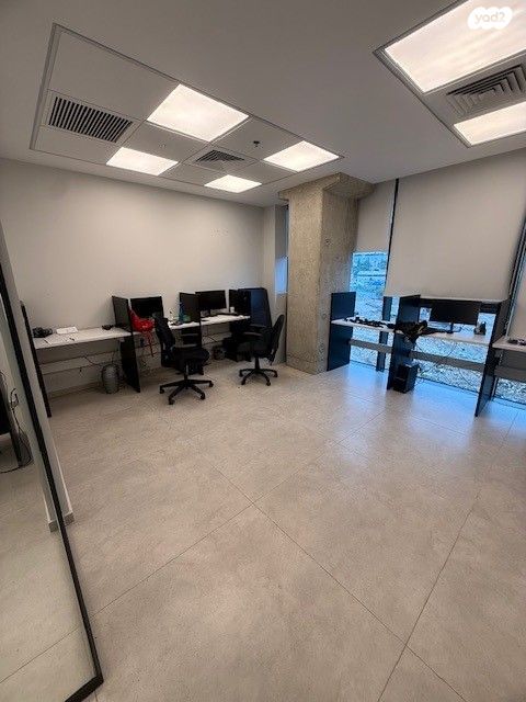 משרדים, החותרים, טירת כרמל