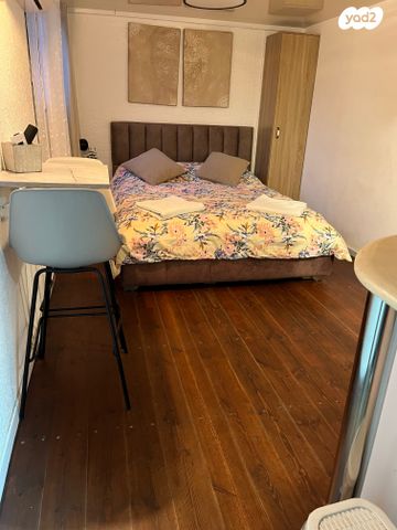 קליניקות, קרית עקרון