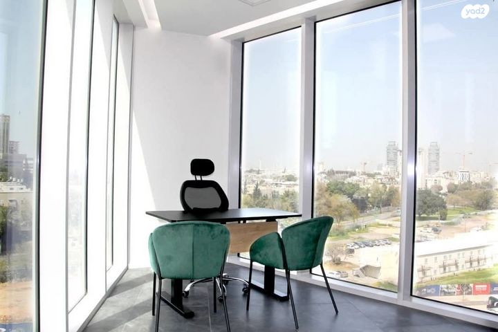 דרך מנחם בגין 150